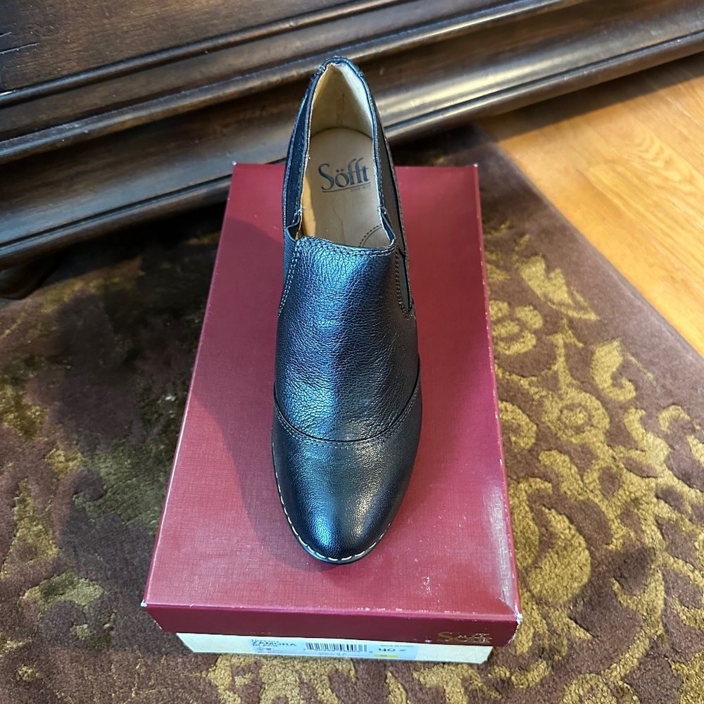 New-Never Worn Sofft Zamora Ankle Boot